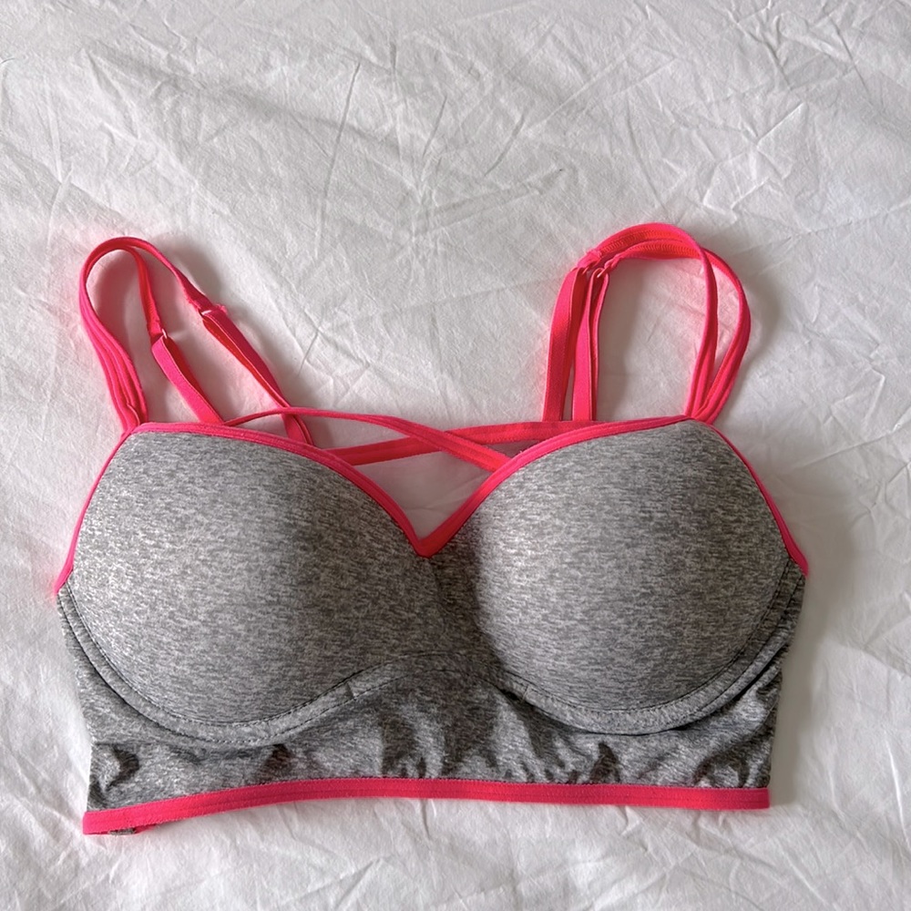 VICTORIA’S SECRET | Sexy Criss-Cross Sports Bra